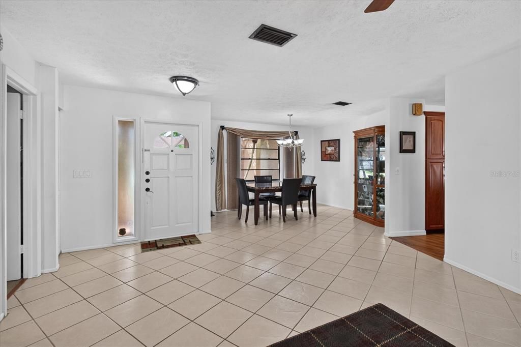 En Venta: $490,000 (3 camas, 2 baños, 1648 Pies cuadrados)