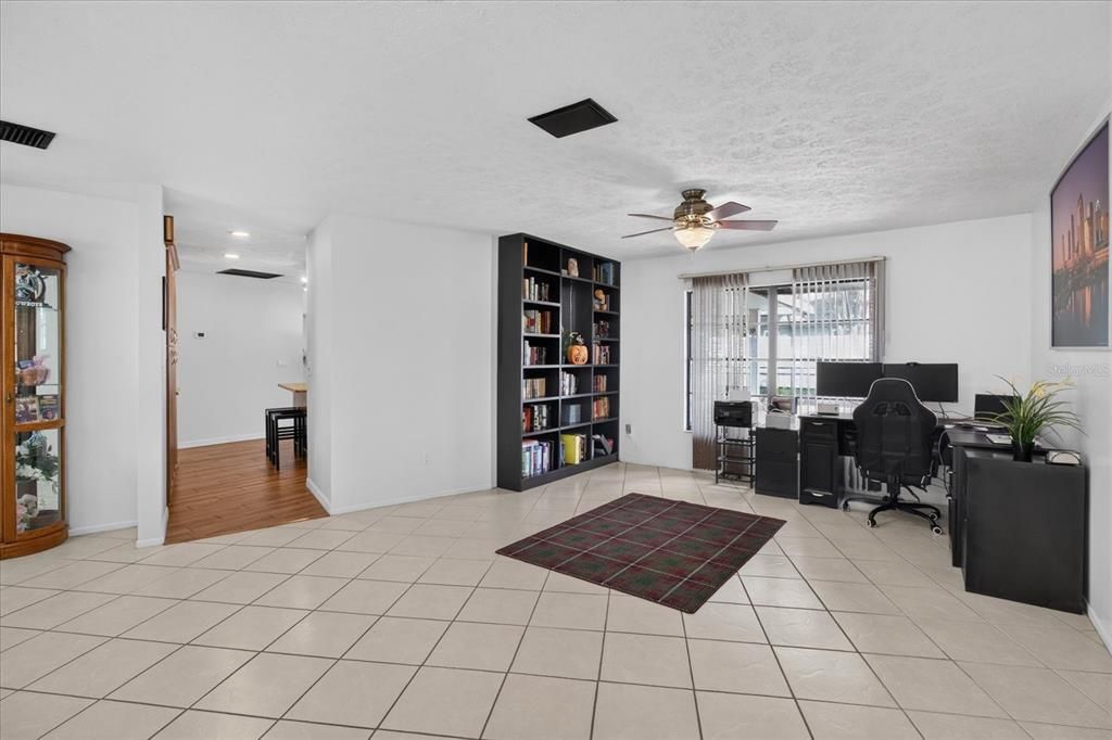 En Venta: $490,000 (3 camas, 2 baños, 1648 Pies cuadrados)