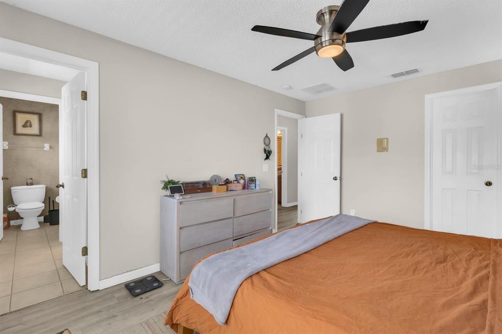 En Venta: $280,000 (3 camas, 2 baños, 1382 Pies cuadrados)