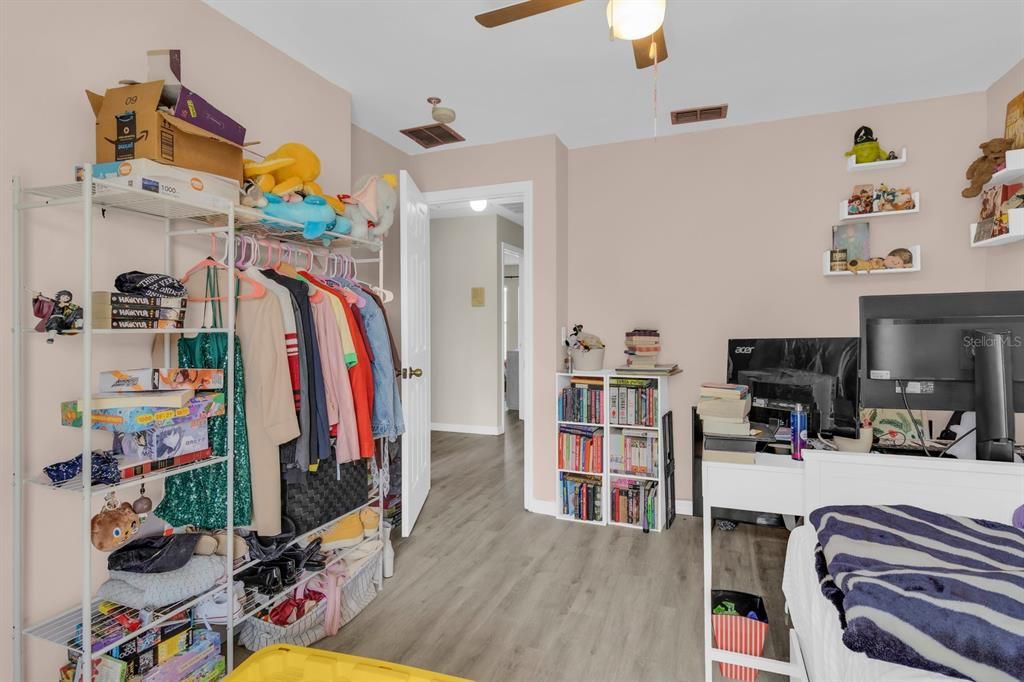 En Venta: $280,000 (3 camas, 2 baños, 1382 Pies cuadrados)