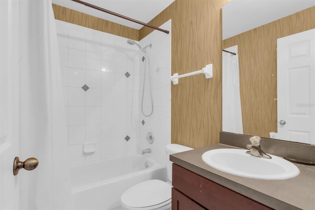 En Venta: $280,000 (3 camas, 2 baños, 1382 Pies cuadrados)