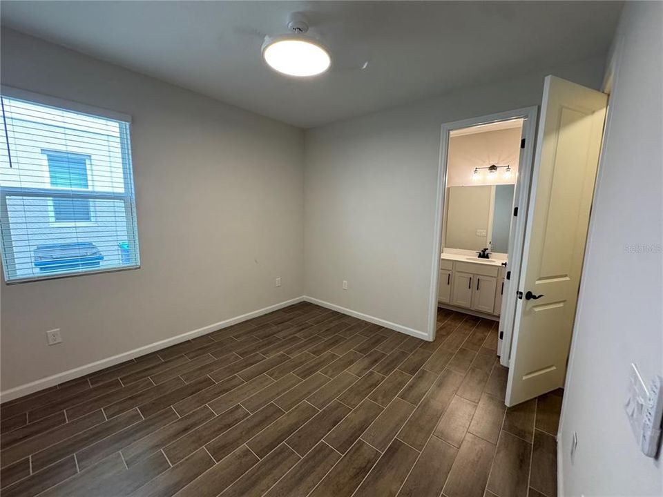 En Venta: $325,000 (4 camas, 3 baños, 2075 Pies cuadrados)