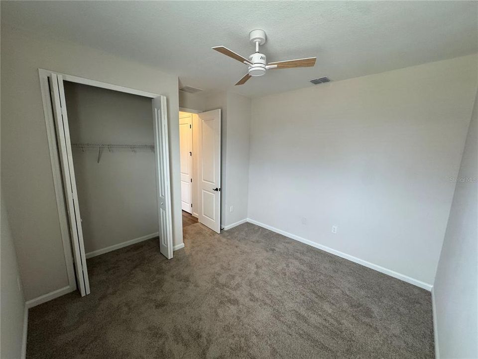 En Venta: $325,000 (4 camas, 3 baños, 2075 Pies cuadrados)