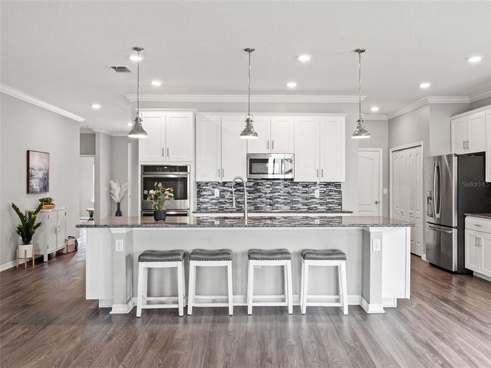 For Sale: $422,000 (3 beds, 2 baths, 1998 Square Feet)