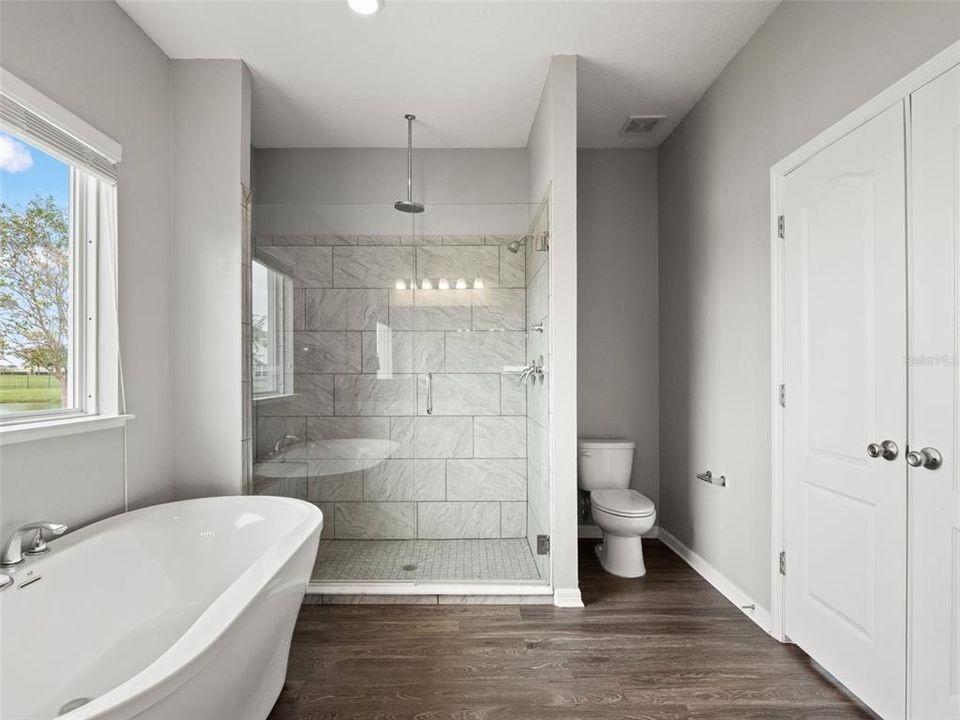 For Sale: $422,000 (3 beds, 2 baths, 1998 Square Feet)