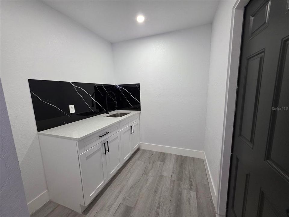 На продажу: $359,900 (5 спален, 3 ванн, 1778 Квадратных фут)