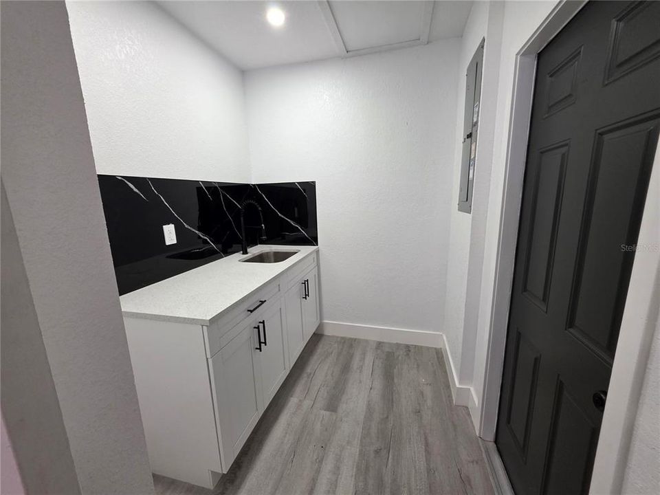 На продажу: $359,900 (5 спален, 3 ванн, 1778 Квадратных фут)