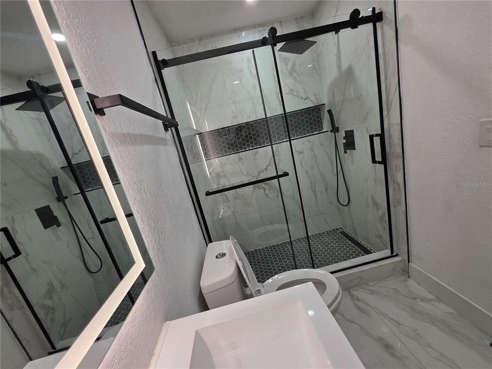 На продажу: $359,900 (5 спален, 3 ванн, 1778 Квадратных фут)