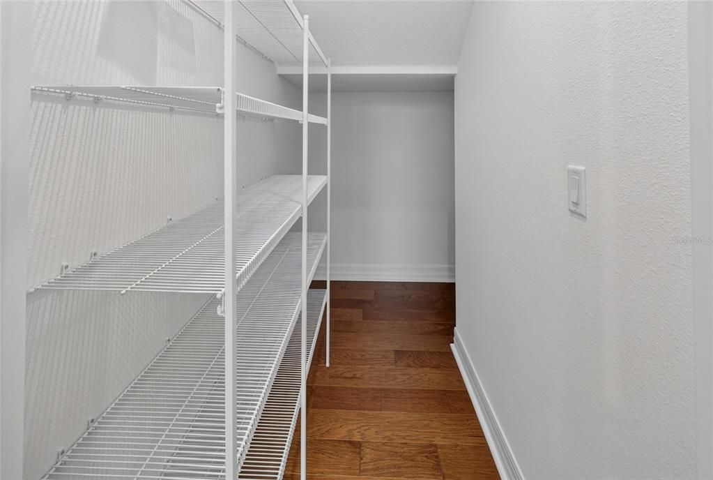 На продажу: $885,000 (4 спален, 2 ванн, 2387 Квадратных фут)