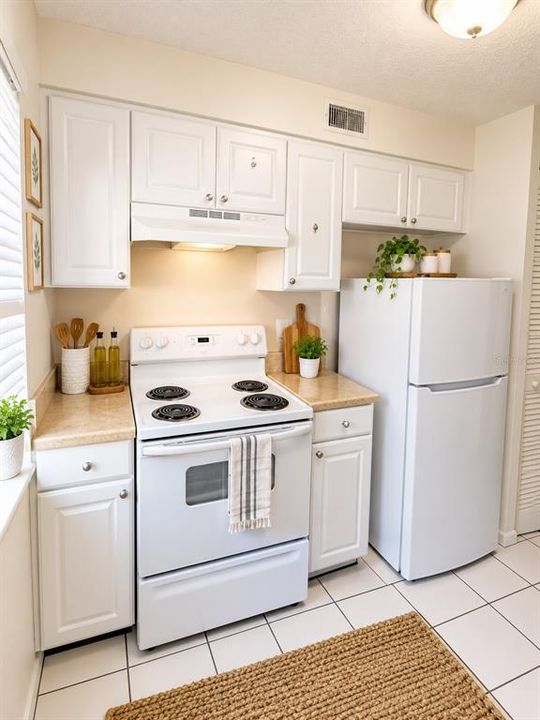 For Sale: $115,900 (2 beds, 1 baths, 1074 Square Feet)