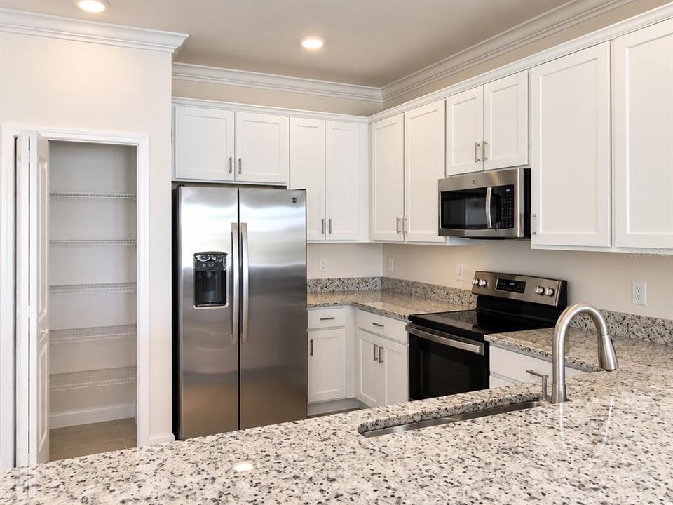 En Venta: $299,999 (3 camas, 2 baños, 1411 Pies cuadrados)