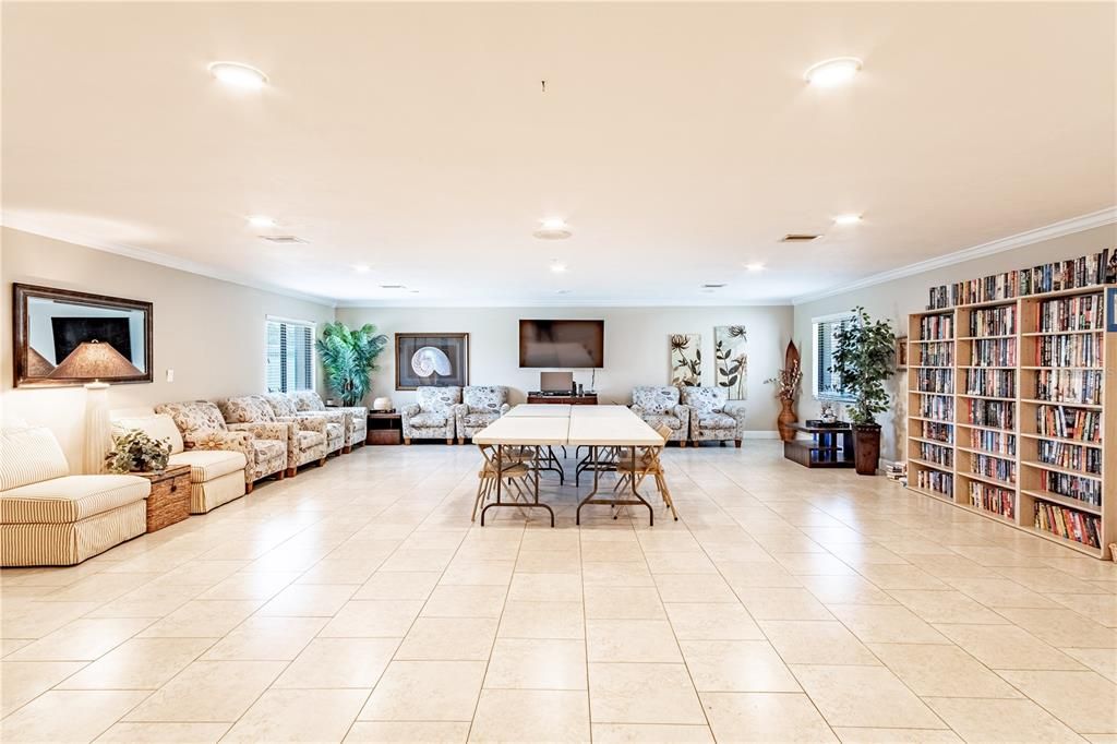 En Venta: $749,900 (2 camas, 2 baños, 1325 Pies cuadrados)