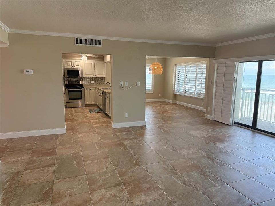 En Venta: $749,900 (2 camas, 2 baños, 1325 Pies cuadrados)
