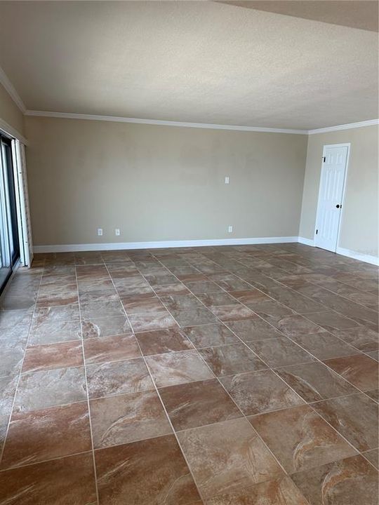 En Venta: $749,900 (2 camas, 2 baños, 1325 Pies cuadrados)
