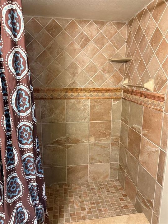 En Venta: $749,900 (2 camas, 2 baños, 1325 Pies cuadrados)