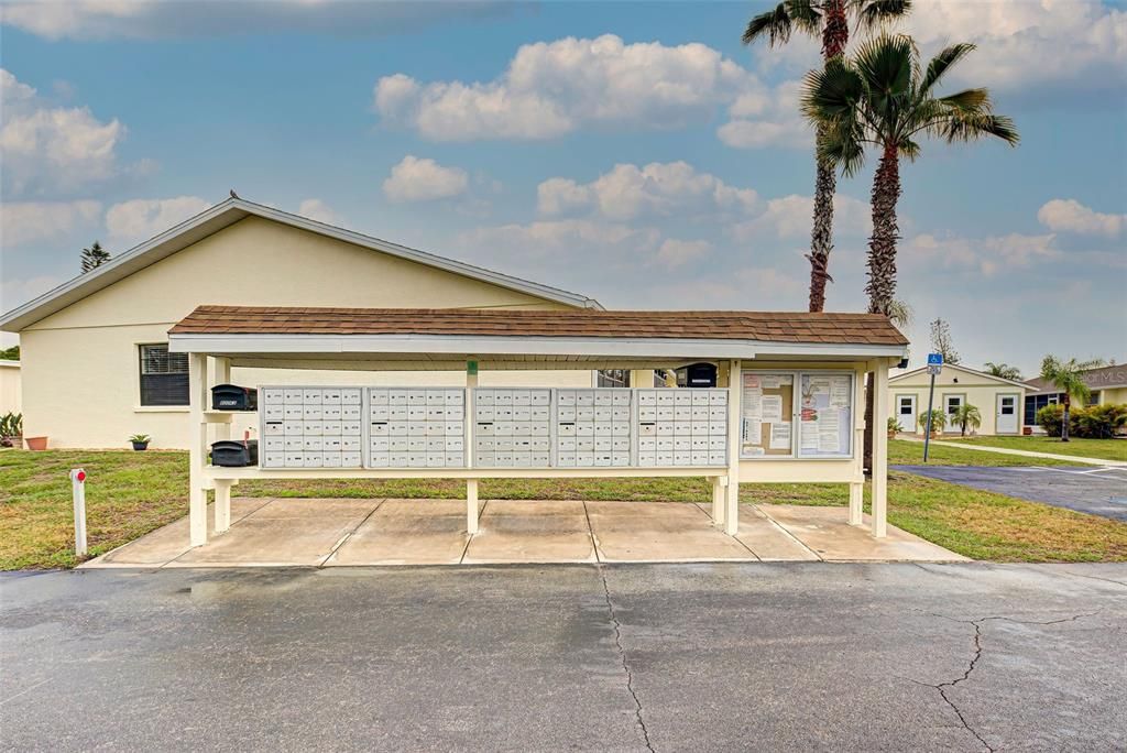 For Sale: $159,000 (2 beds, 2 baths, 1037 Square Feet)