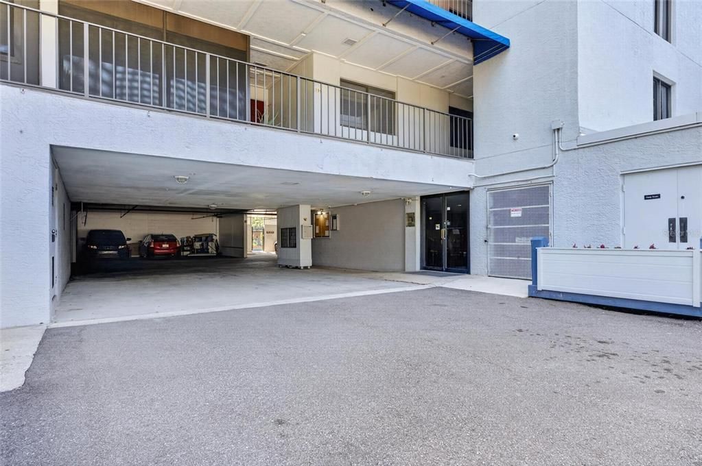 For Sale: $439,000 (3 beds, 2 baths, 1637 Square Feet)