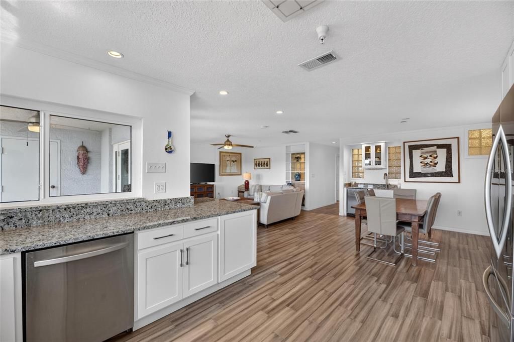 For Sale: $439,000 (3 beds, 2 baths, 1637 Square Feet)