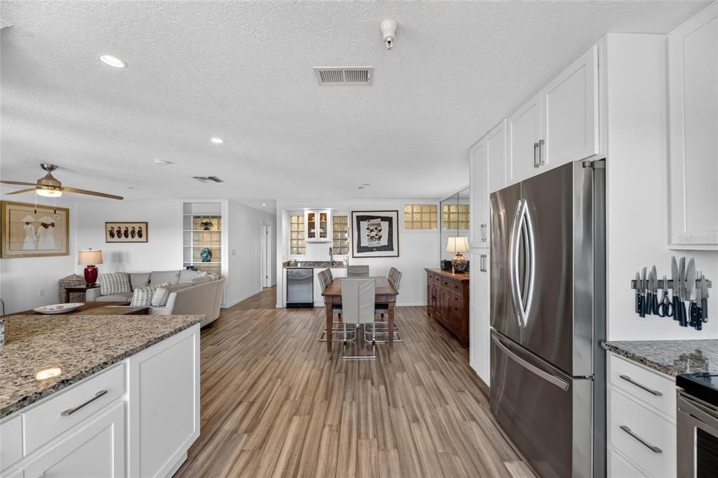 For Sale: $439,000 (3 beds, 2 baths, 1637 Square Feet)