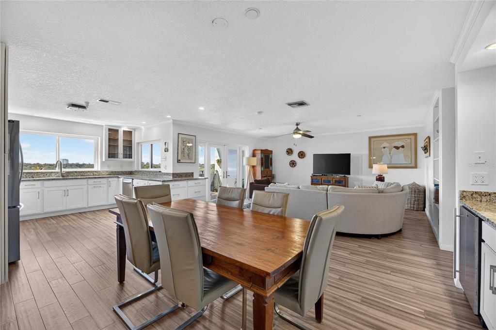 For Sale: $439,000 (3 beds, 2 baths, 1637 Square Feet)