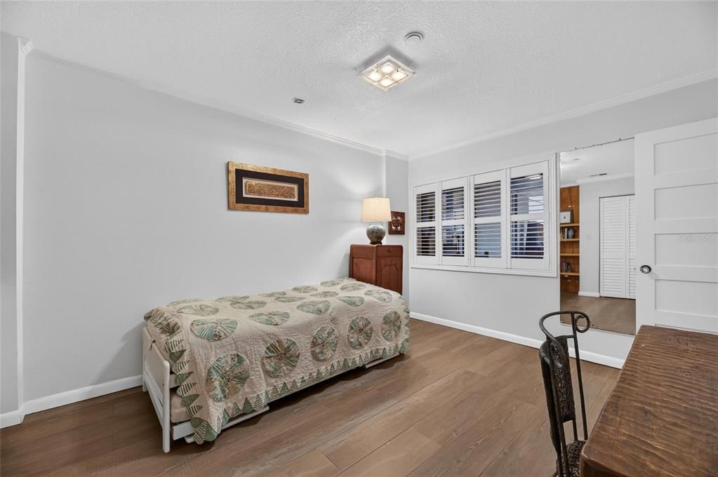 For Sale: $439,000 (3 beds, 2 baths, 1637 Square Feet)