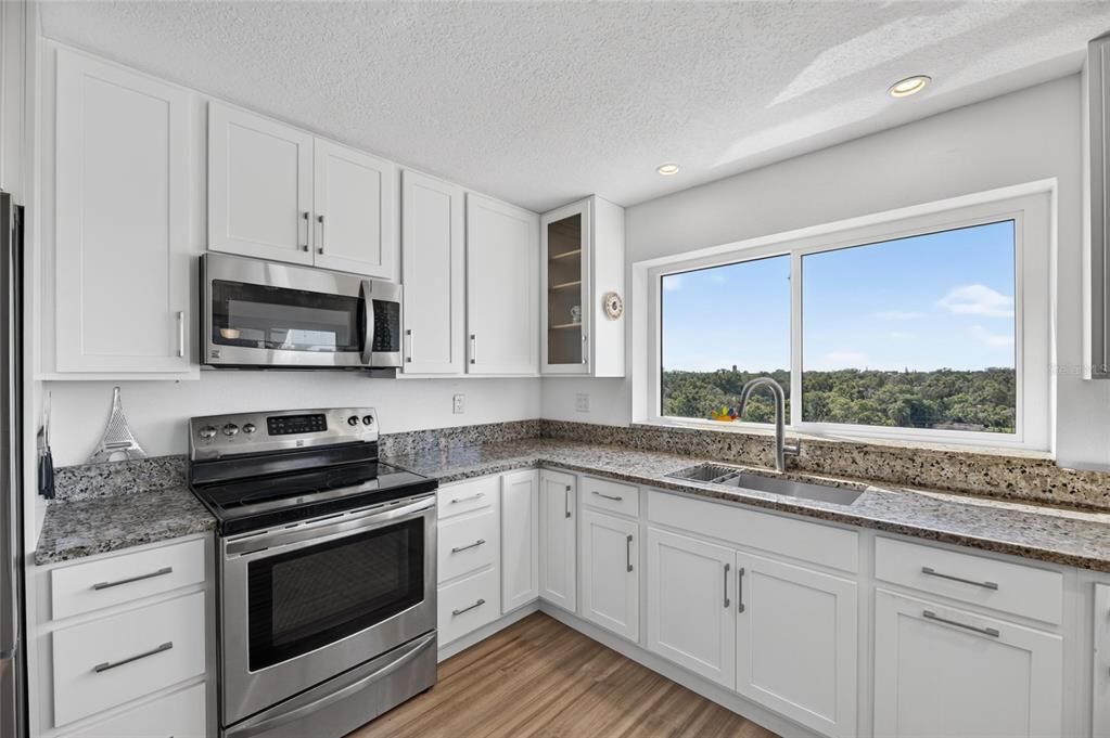 For Sale: $439,000 (3 beds, 2 baths, 1637 Square Feet)