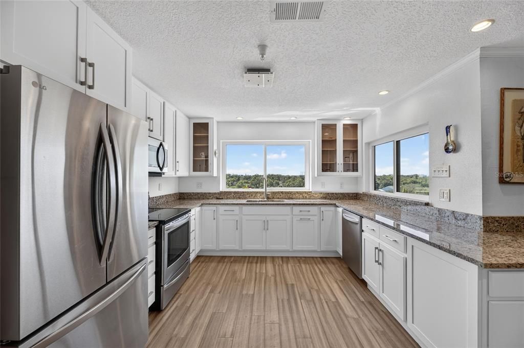 For Sale: $439,000 (3 beds, 2 baths, 1637 Square Feet)