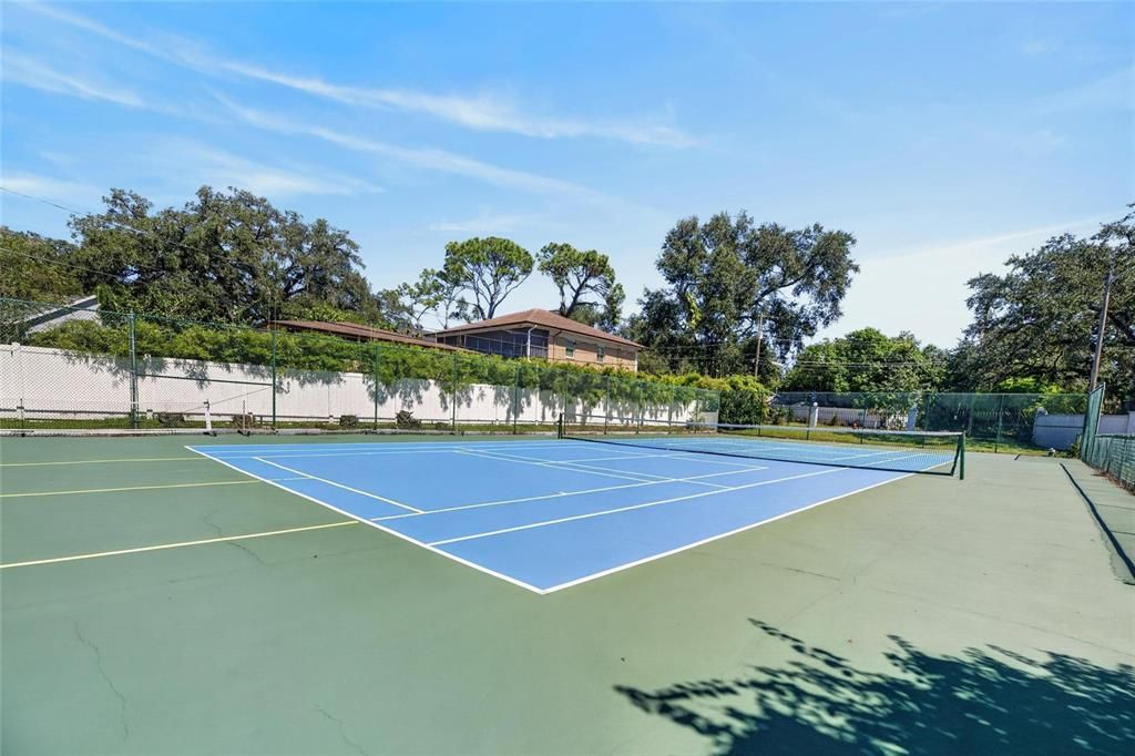 For Sale: $439,000 (3 beds, 2 baths, 1637 Square Feet)
