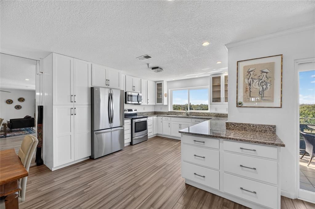 For Sale: $439,000 (3 beds, 2 baths, 1637 Square Feet)
