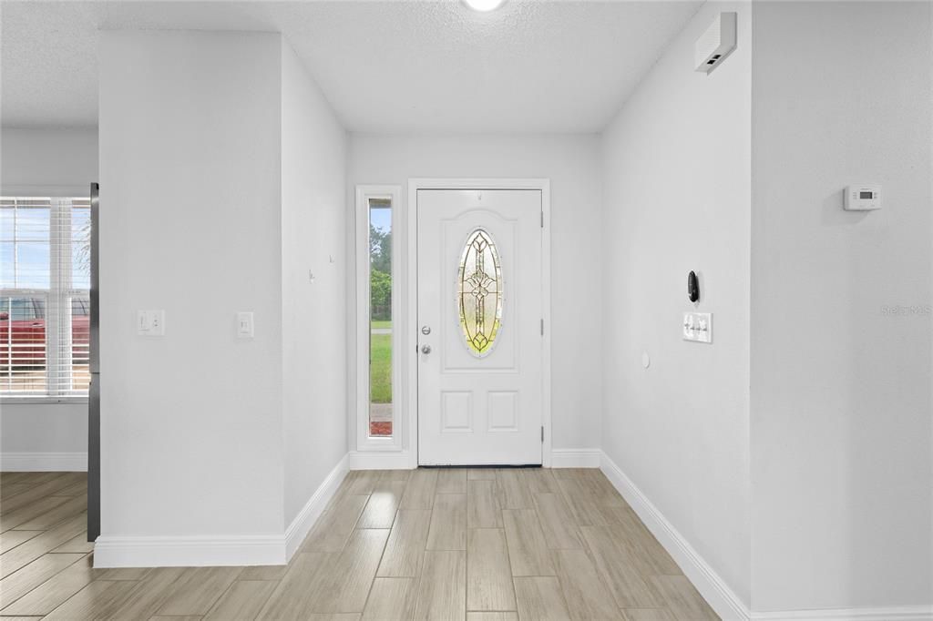 En Venta: $376,000 (4 camas, 3 baños, 1763 Pies cuadrados)