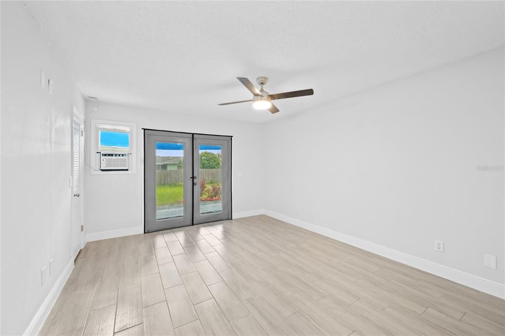 En Venta: $376,000 (4 camas, 3 baños, 1763 Pies cuadrados)