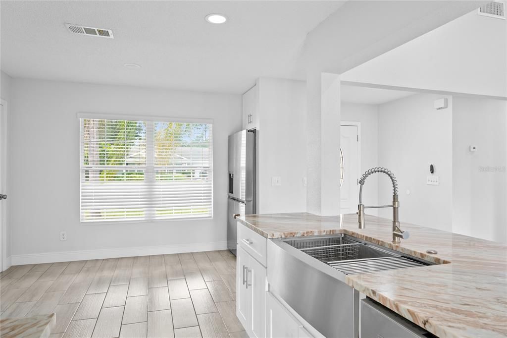 En Venta: $376,000 (4 camas, 3 baños, 1763 Pies cuadrados)