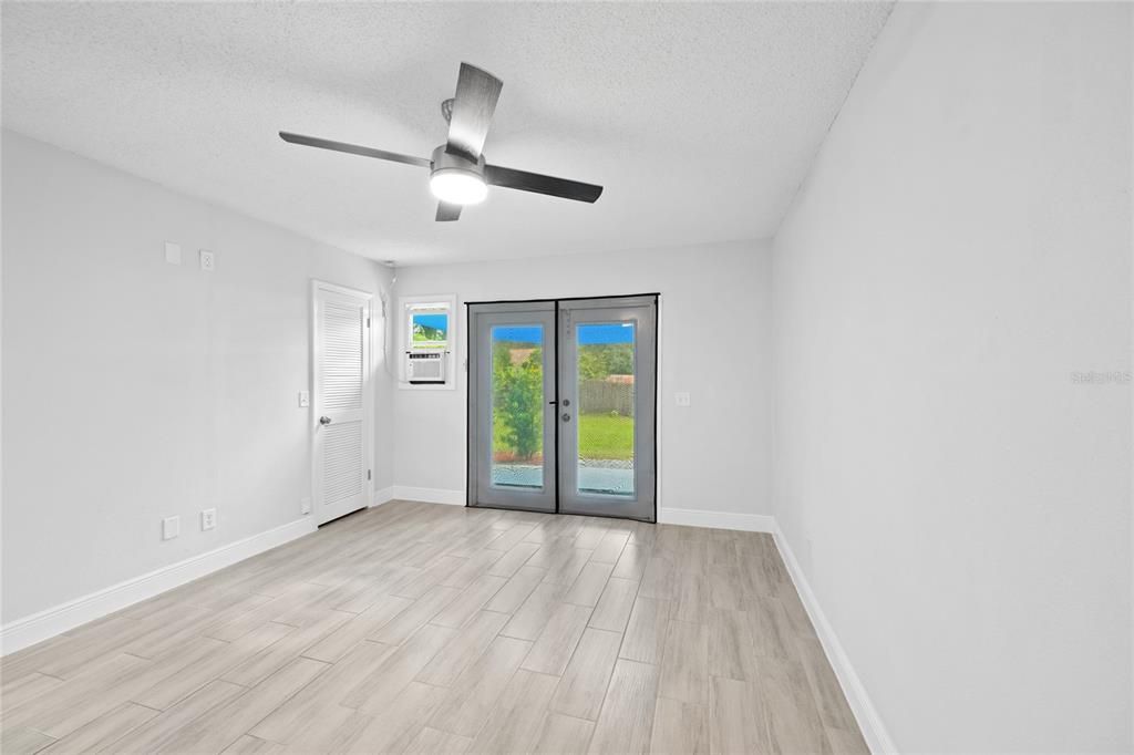 En Venta: $376,000 (4 camas, 3 baños, 1763 Pies cuadrados)