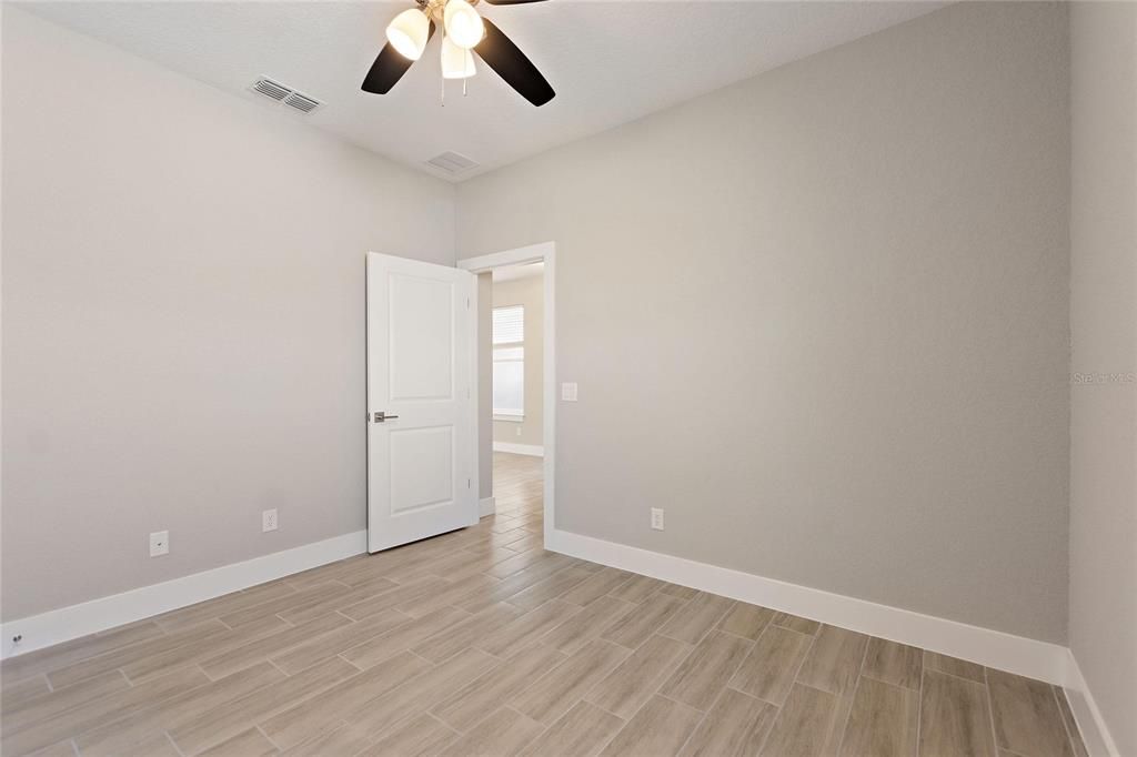 В аренду: $1,995 (4 спален, 2 ванн, 1623 Квадратных фут)