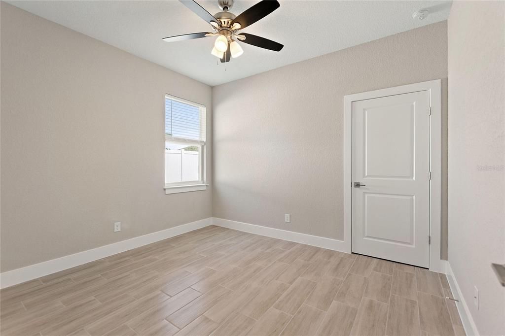 В аренду: $1,995 (4 спален, 2 ванн, 1623 Квадратных фут)