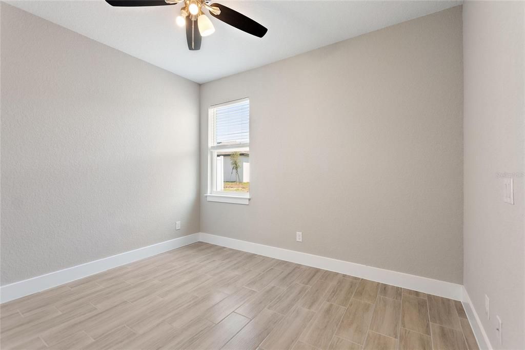 В аренду: $1,995 (4 спален, 2 ванн, 1623 Квадратных фут)