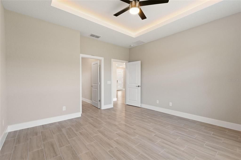 В аренду: $1,995 (4 спален, 2 ванн, 1623 Квадратных фут)