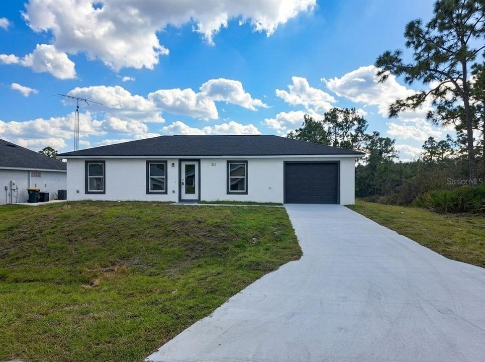 На продажу: $259,999 (3 спален, 2 ванн, 1011 Квадратных фут)