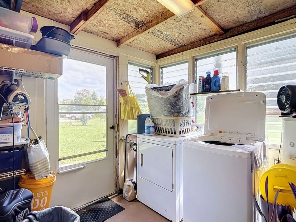 For Sale: $500,000 (2 beds, 2 baths, 1064 Square Feet)