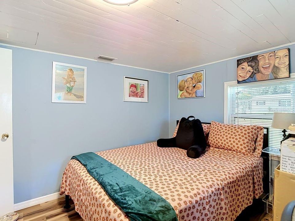 For Sale: $500,000 (2 beds, 2 baths, 1064 Square Feet)