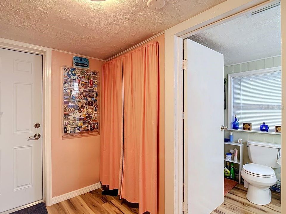 For Sale: $500,000 (2 beds, 2 baths, 1064 Square Feet)