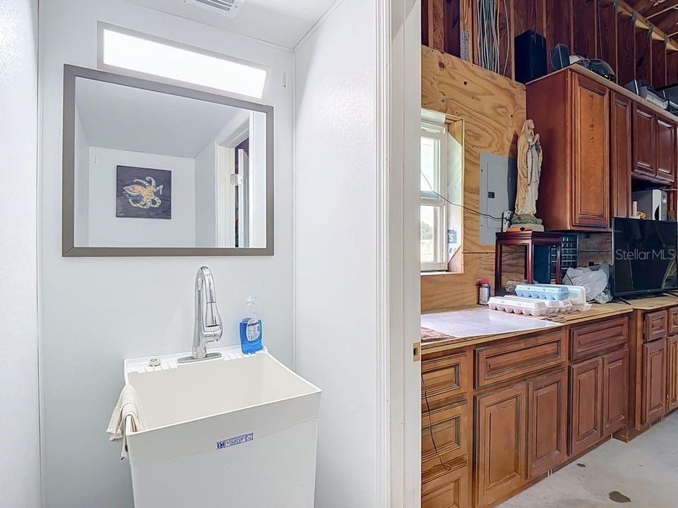 For Sale: $500,000 (2 beds, 2 baths, 1064 Square Feet)