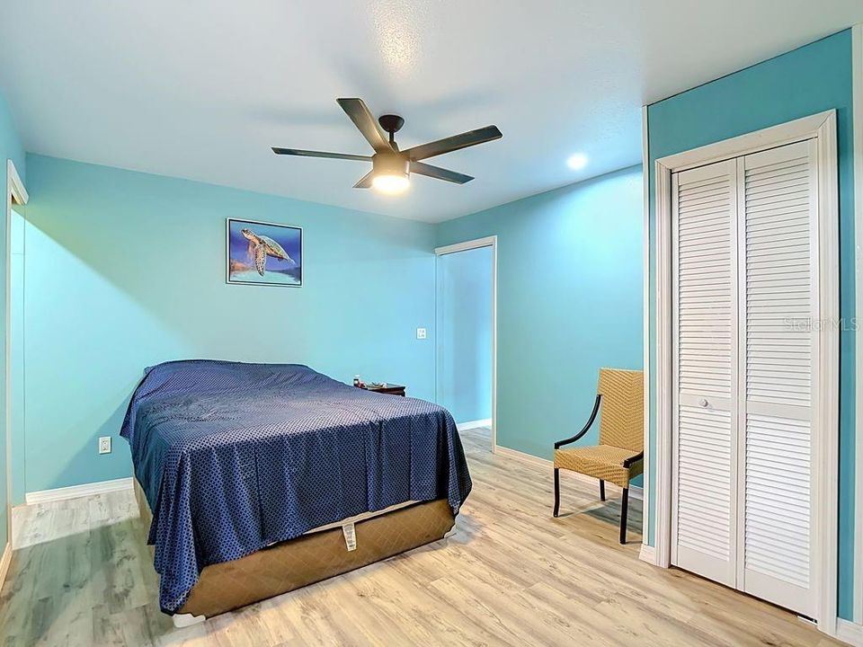 For Sale: $500,000 (2 beds, 2 baths, 1064 Square Feet)