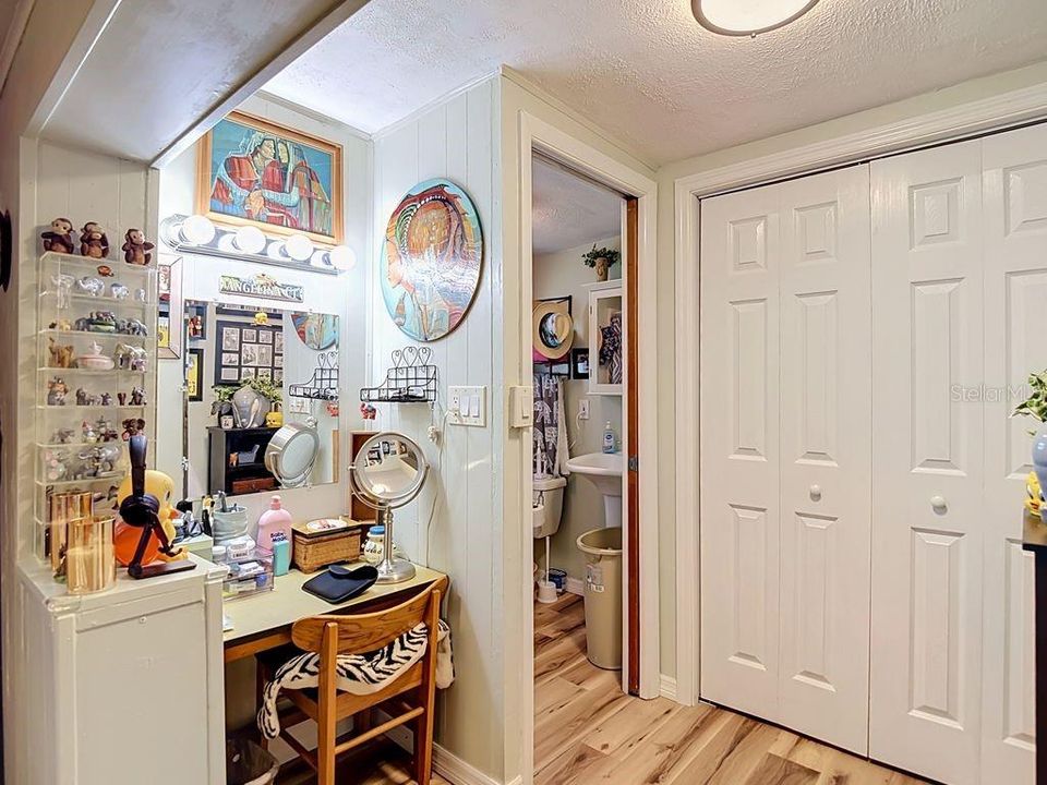 For Sale: $500,000 (2 beds, 2 baths, 1064 Square Feet)