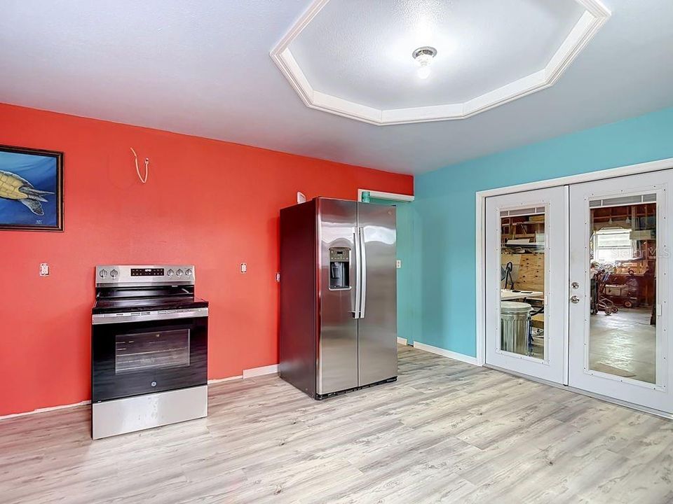 For Sale: $500,000 (2 beds, 2 baths, 1064 Square Feet)