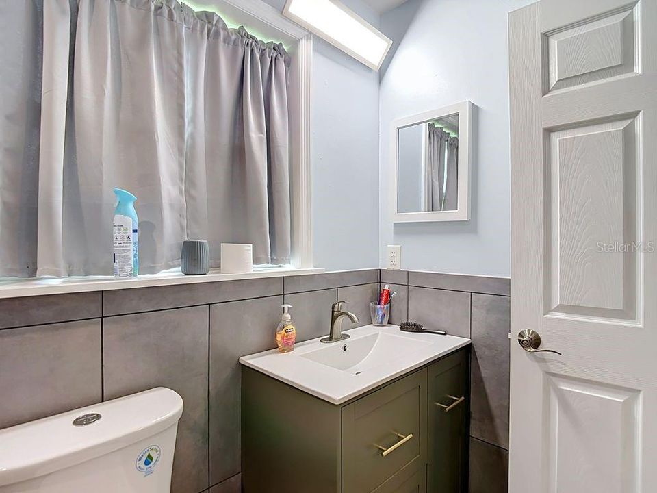 For Sale: $500,000 (2 beds, 2 baths, 1064 Square Feet)
