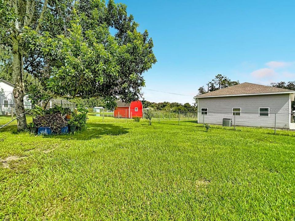 For Sale: $500,000 (2 beds, 2 baths, 1064 Square Feet)