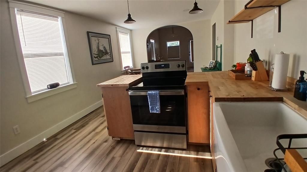 For Sale: $449,900 (4 beds, 0 baths, 1729 Square Feet)