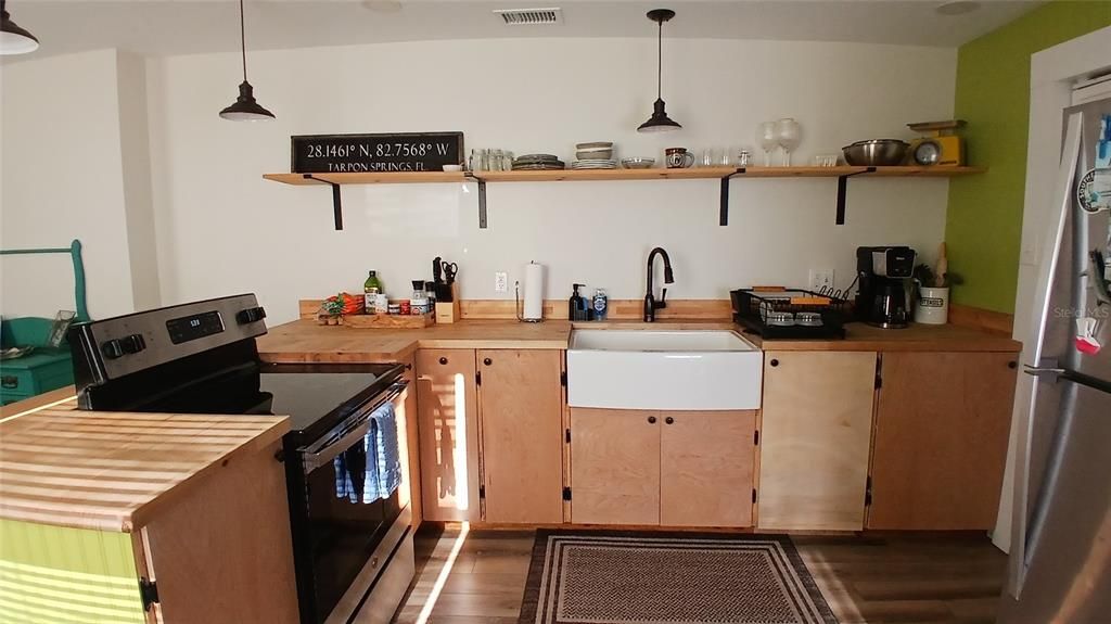 For Sale: $449,900 (4 beds, 0 baths, 1729 Square Feet)
