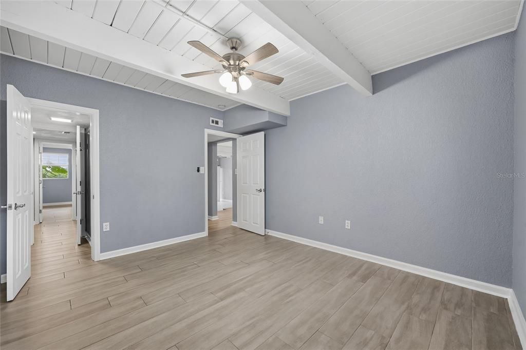 For Sale: $160,000 (2 beds, 1 baths, 1116 Square Feet)